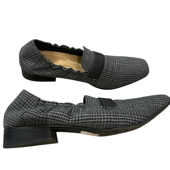 Women’s CLARKS Tilmont Eve Black and Gray Loafers Shoes - Picture 2 of 7